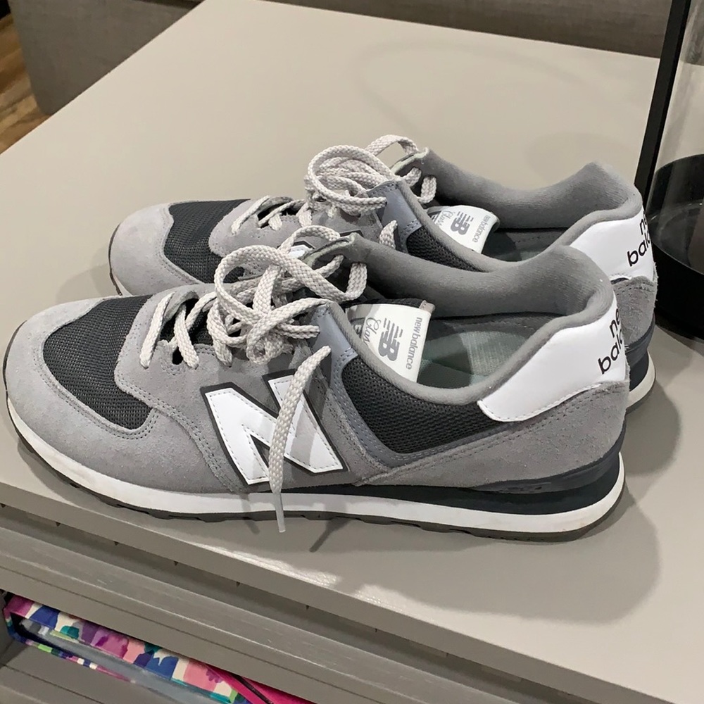 Men’s new balance sneakers